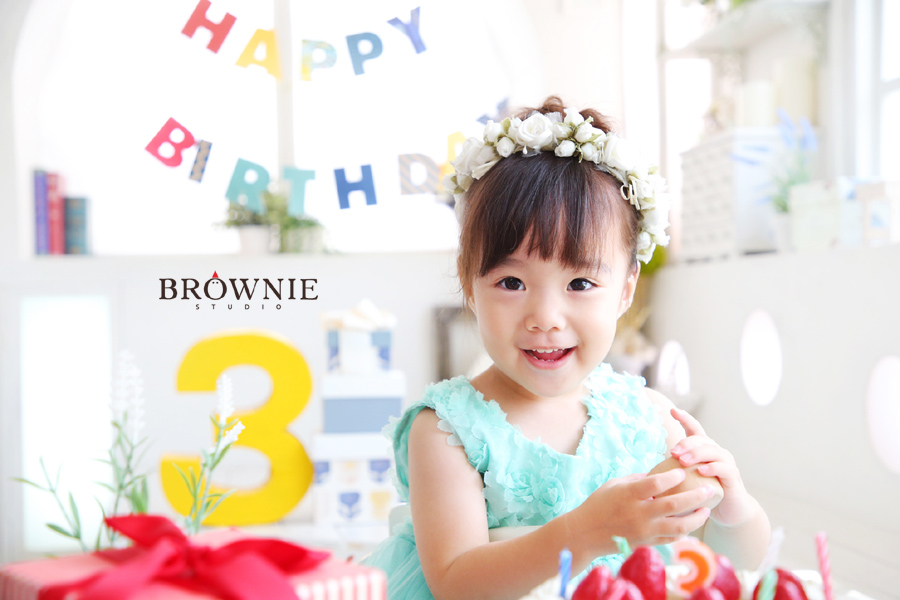 アンナちゃん ３歳のお誕生日 七五三 こども写真スタジオ Brownie Studio ブラウニースタジオ